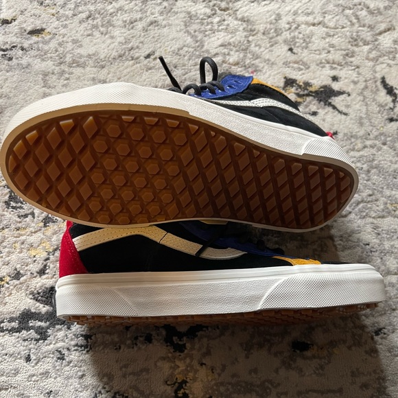 Vans “All Weather MTE” shoes - Picture 5 of 5